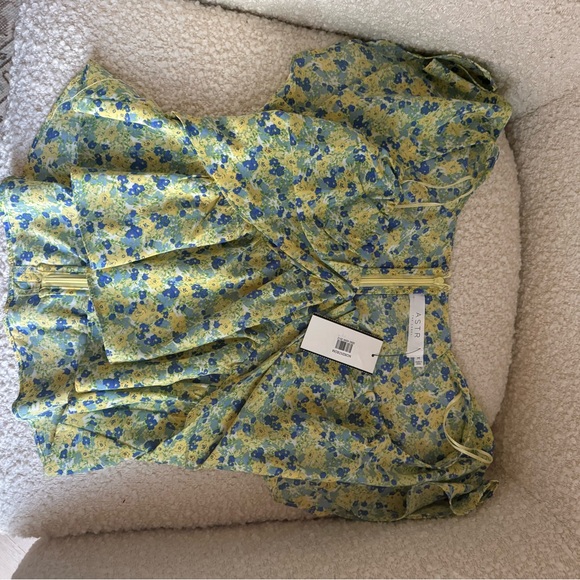 ASTR Floral shirt with zip on the side - Picture 3 of 4